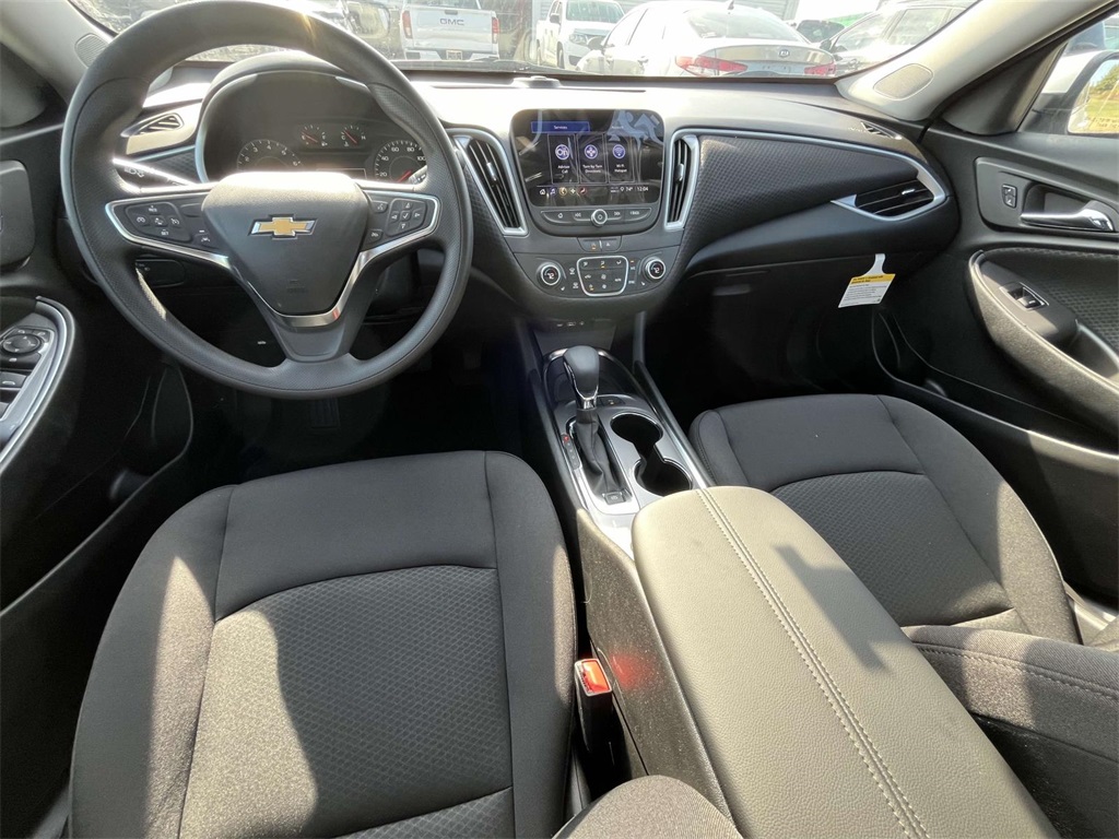 Vehicle image 5 of 6