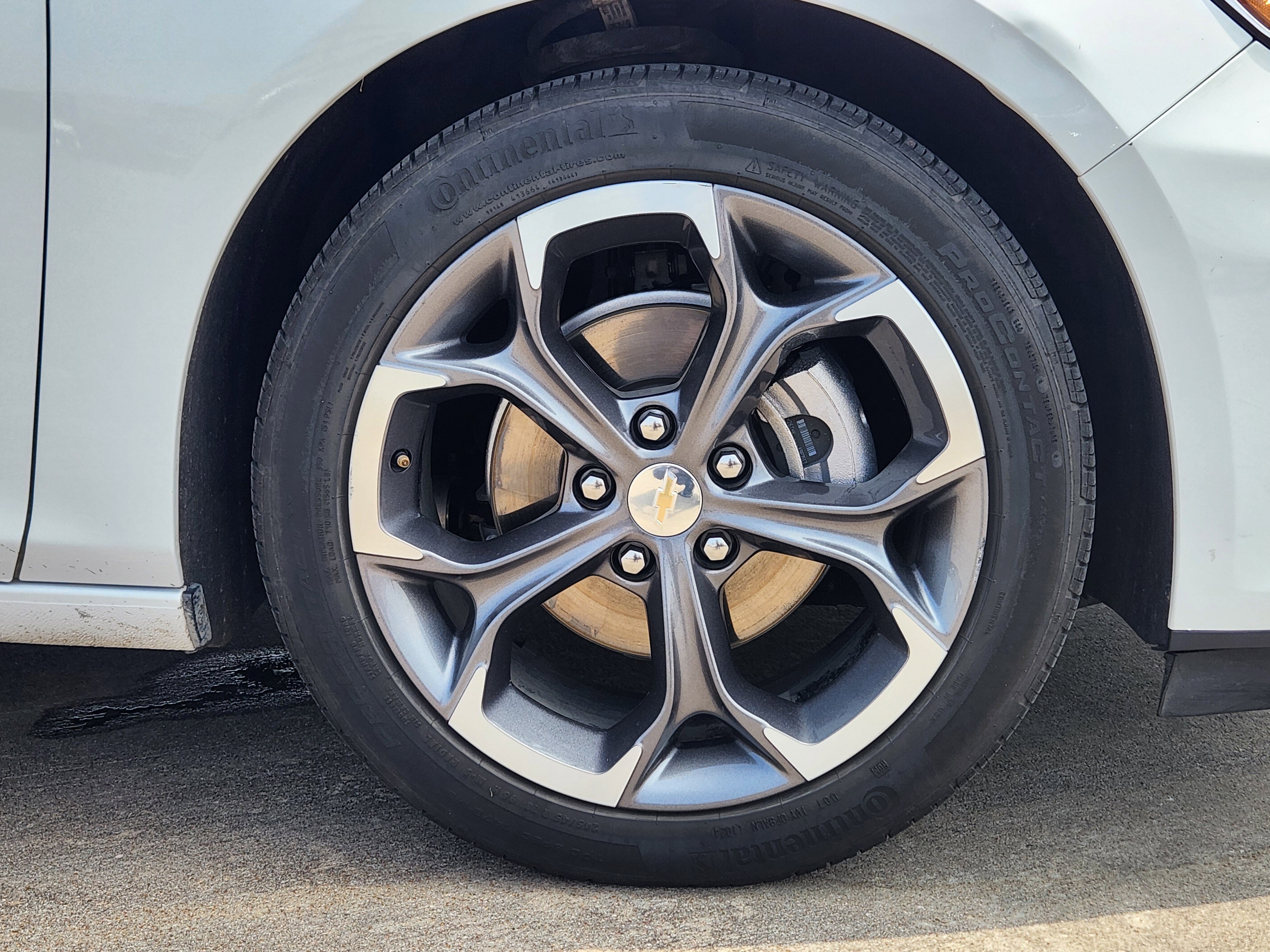 Vehicle image 10 of 33
