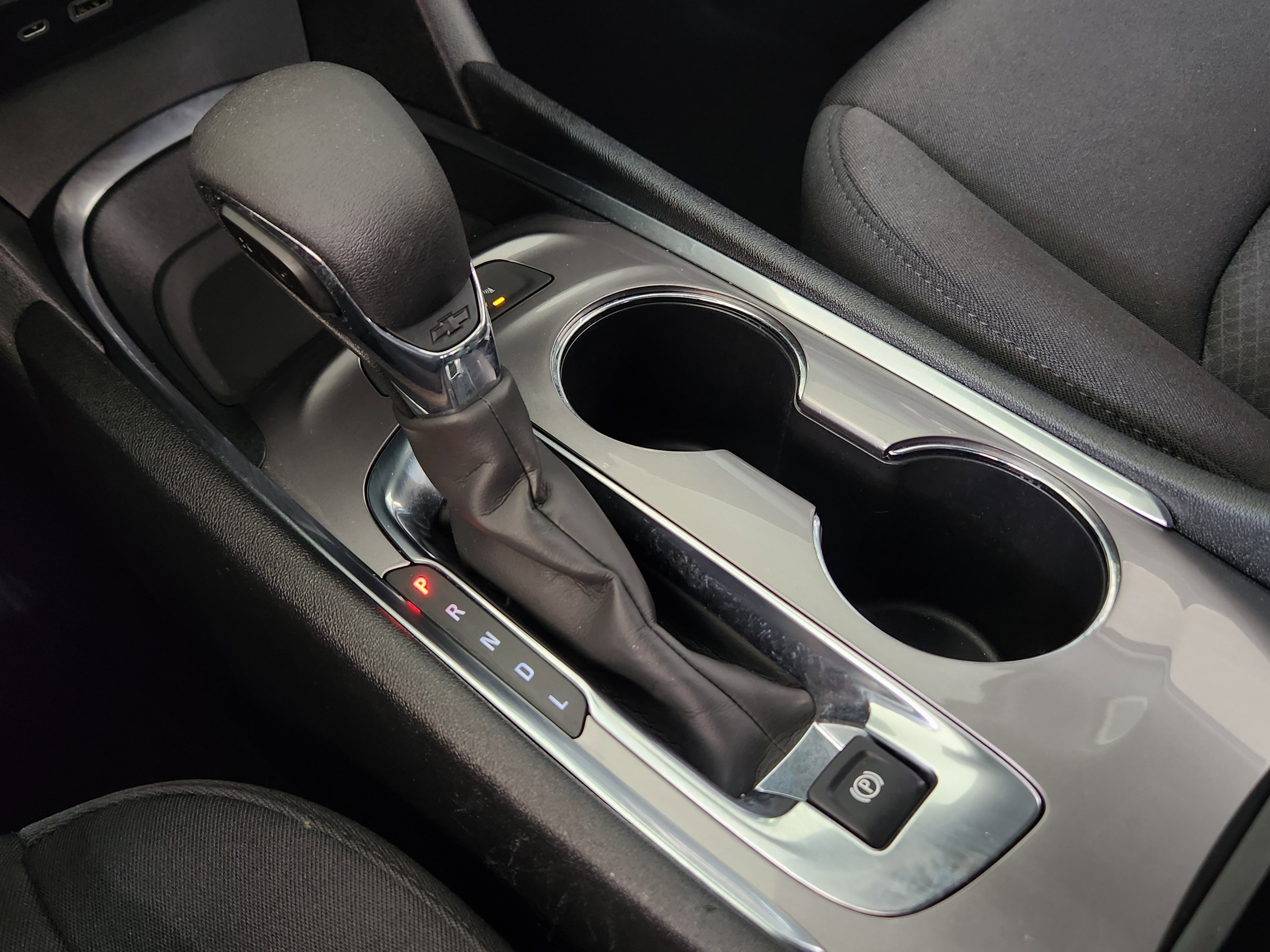 Vehicle image 19 of 33