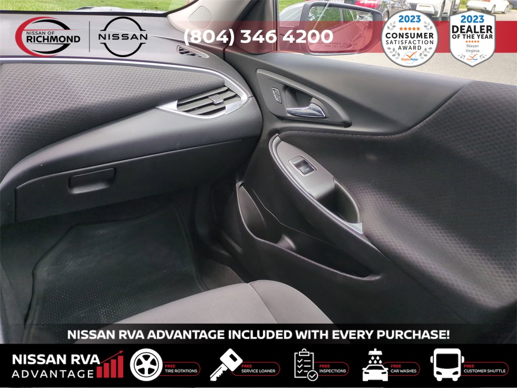 Vehicle image 17 of 28
