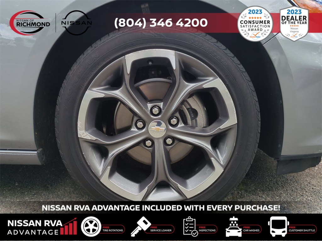 Vehicle image 12 of 28