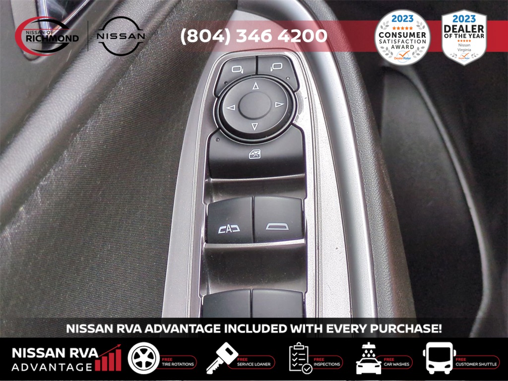 Vehicle image 23 of 28
