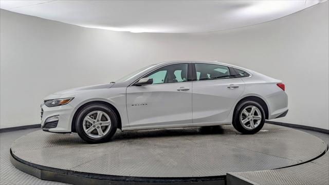 2024 Chevrolet Malibu LT Image 3 of 27