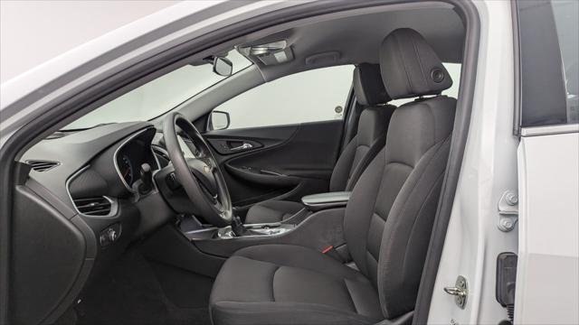 2024 Chevrolet Malibu LT Image 15 of 27