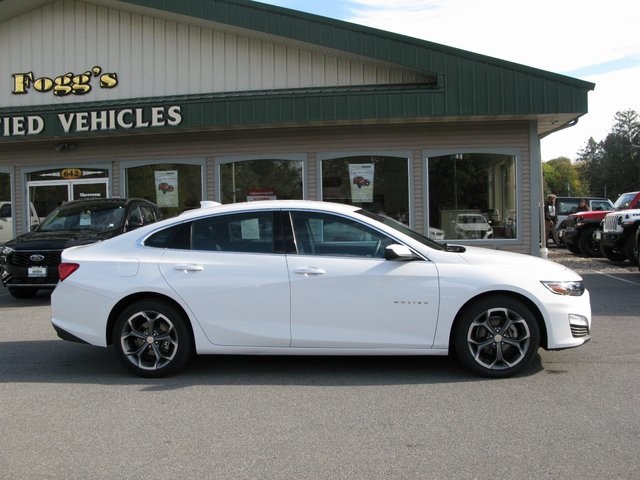 2024 Chevrolet Malibu LT Image 4 of 22