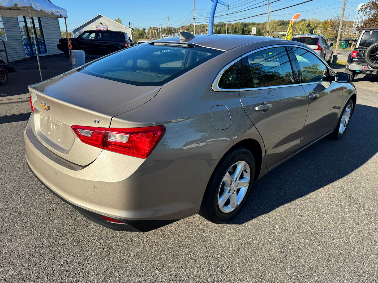 2024 Chevrolet Malibu LT Image 4 of 28