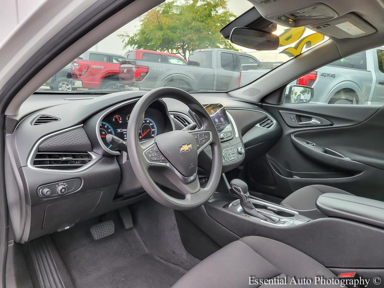 2024 Chevrolet Malibu LT Image 16 of 35