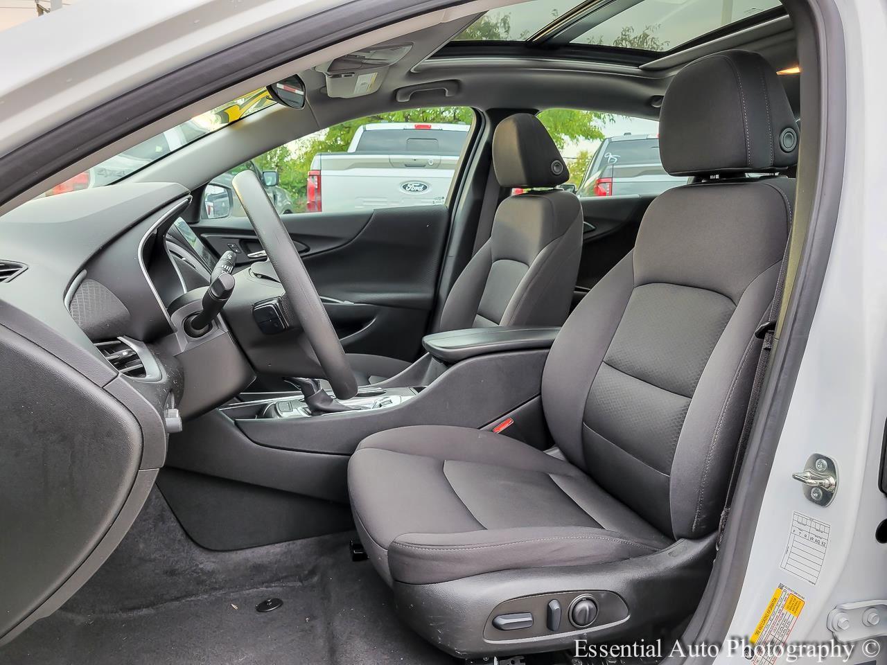 2024 Chevrolet Malibu LT Image 13 of 35