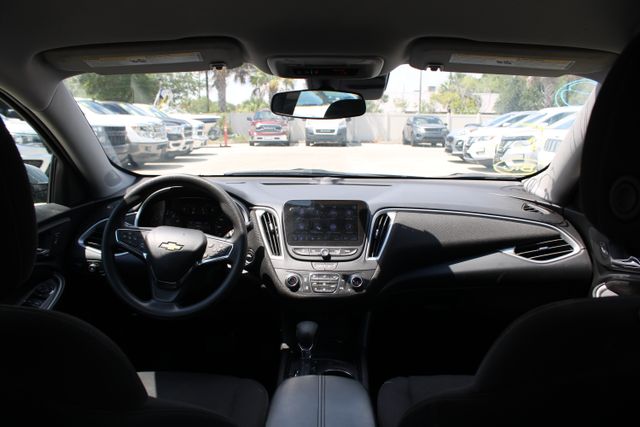Vehicle image 20 of 22