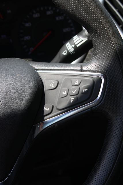 Vehicle image 16 of 22