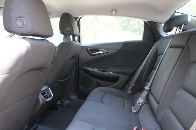 Vehicle image 19 of 22