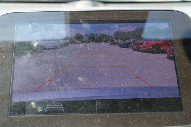 Vehicle image 10 of 22