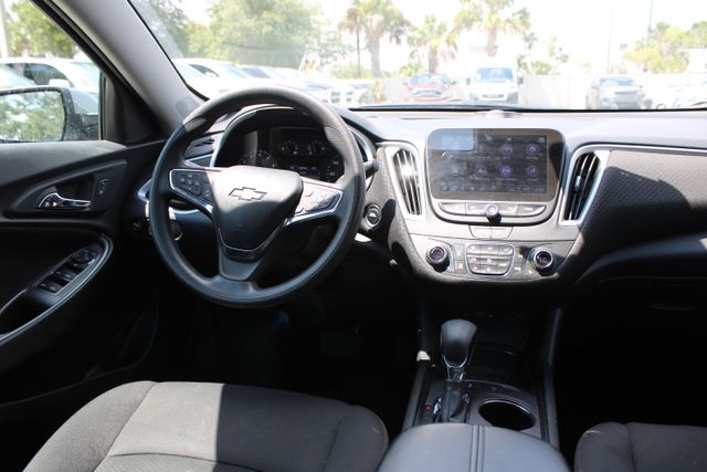 Vehicle image 21 of 22