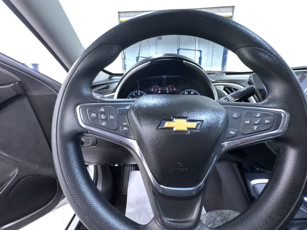 2024 Chevrolet Malibu LT Image 17 of 43