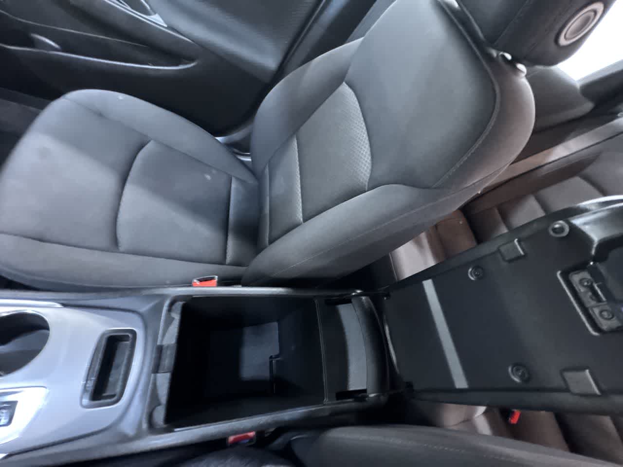 2024 Chevrolet Malibu LT Image 38 of 43