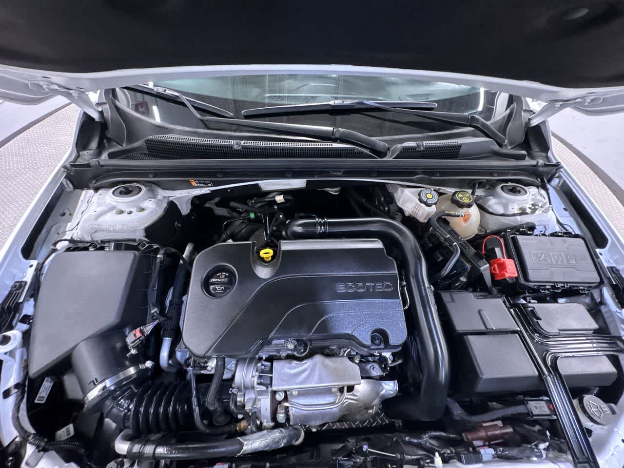 2024 Chevrolet Malibu LT Image 10 of 43