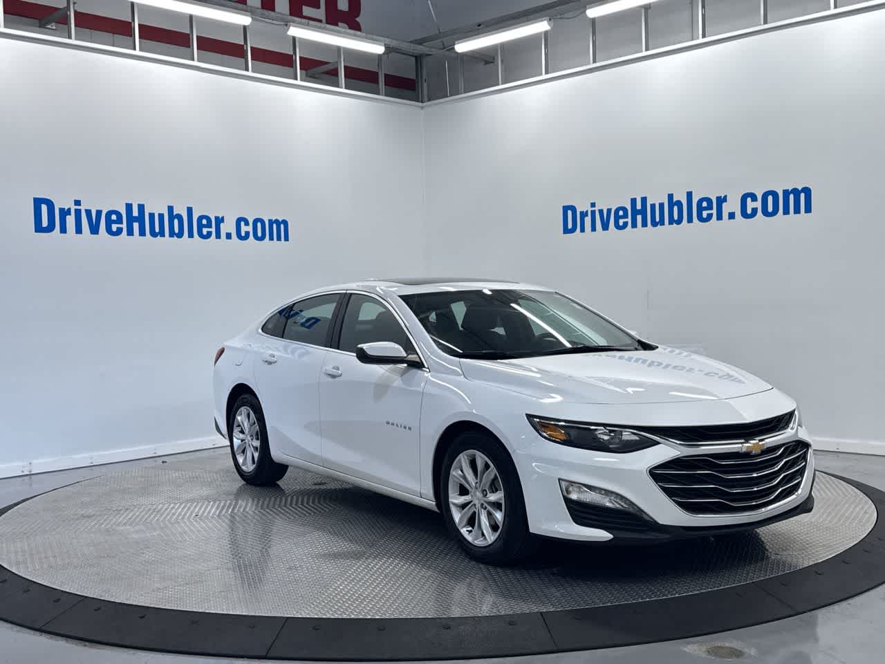 2024 Chevrolet Malibu LT Image 2 of 43