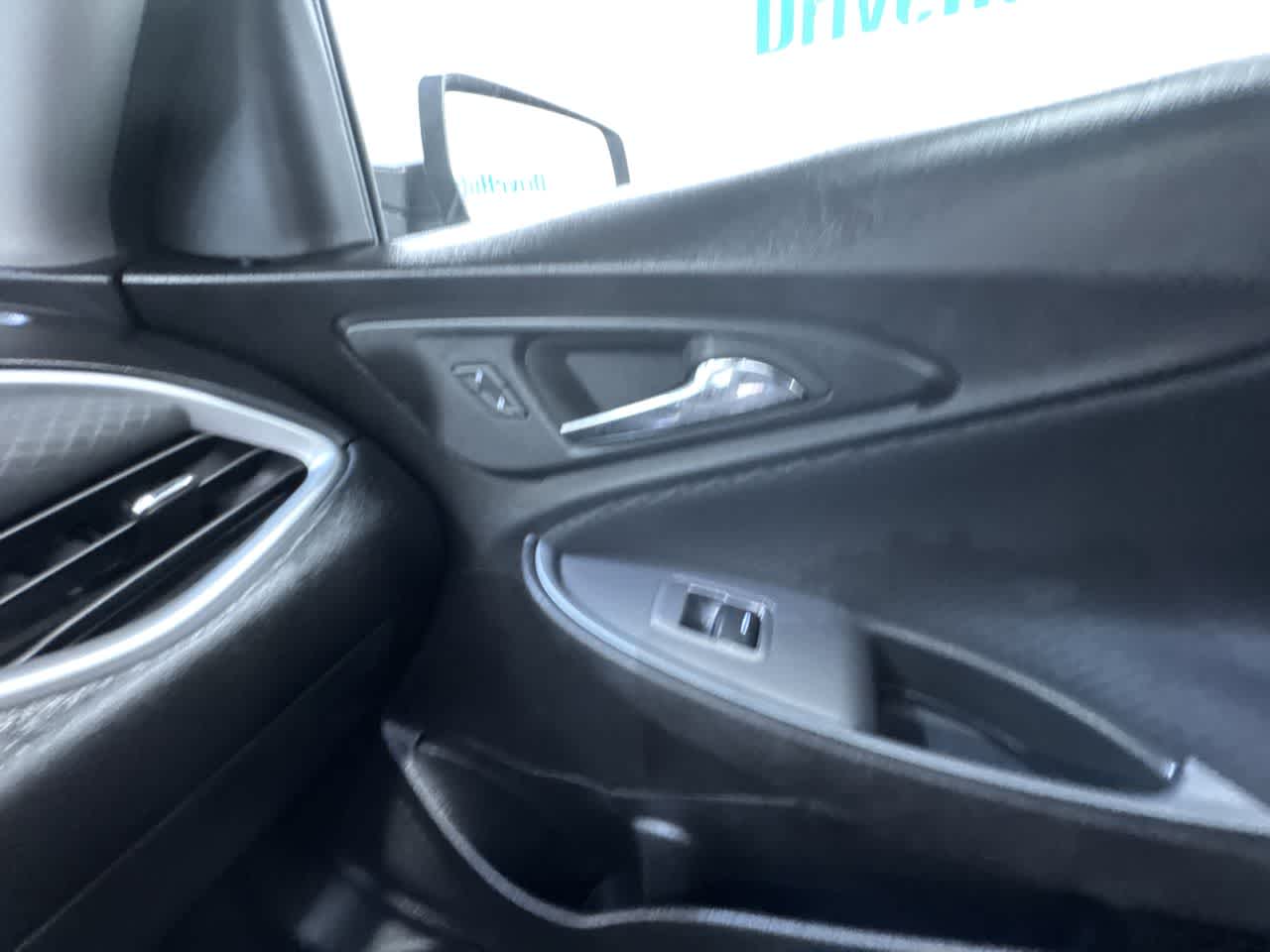 2024 Chevrolet Malibu LT Image 39 of 43