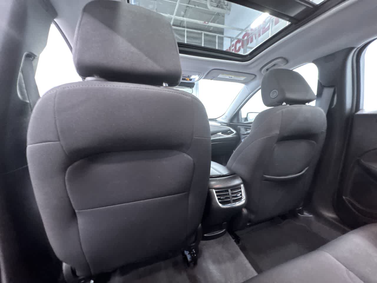 2024 Chevrolet Malibu LT Image 16 of 43