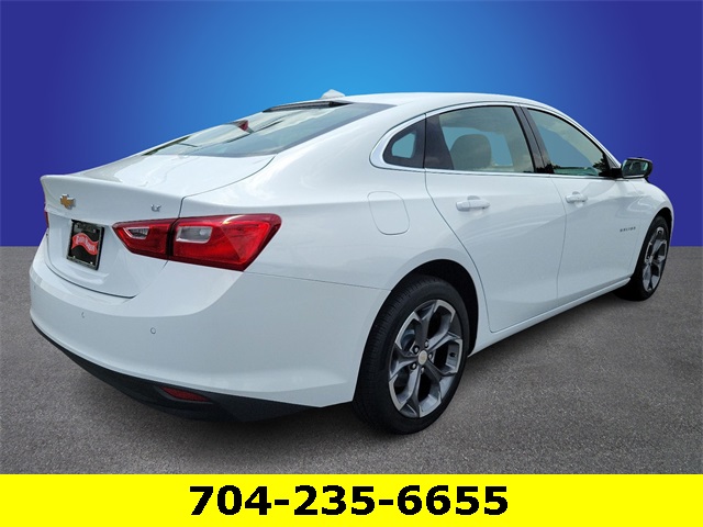2024 Chevrolet Malibu LT Image 3 of 11