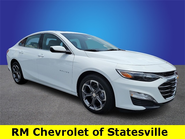 2024 Chevrolet Malibu LT Image 2 of 11