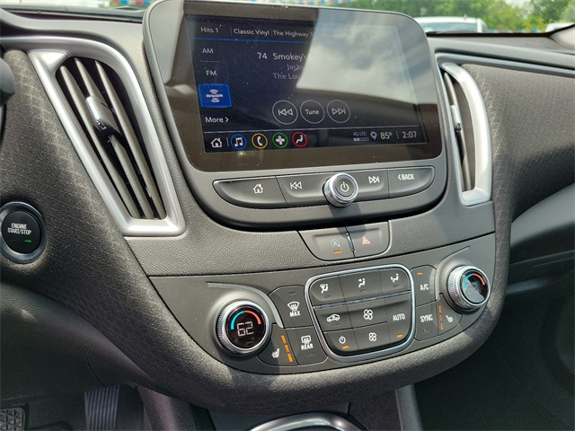 2024 Chevrolet Malibu LT Image 8 of 11