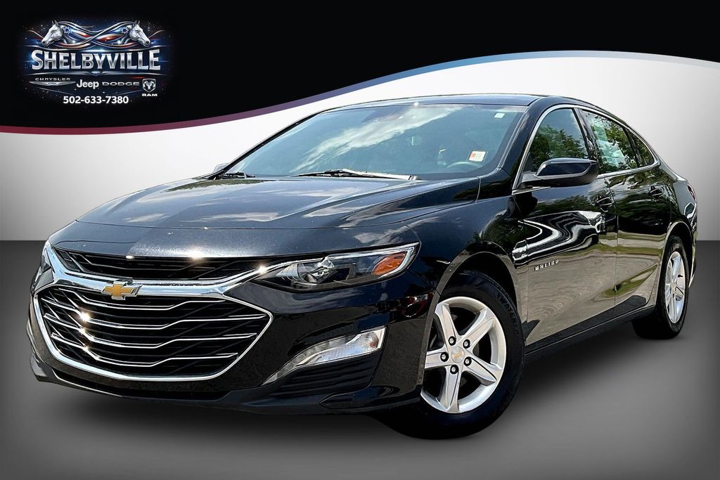 2024 Chevrolet Malibu LT Image 1 of 34
