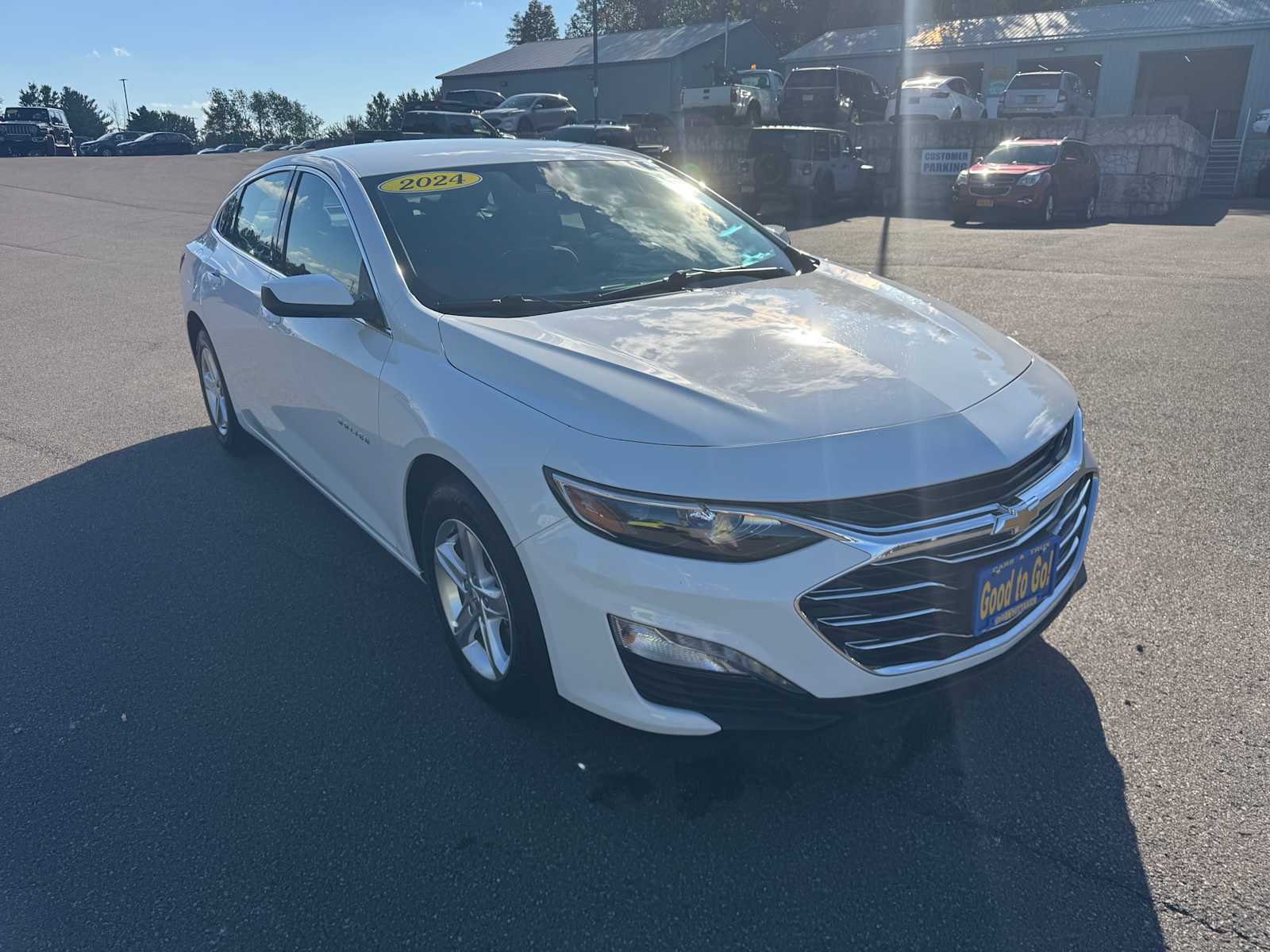 2024 Chevrolet Malibu LT Image 2 of 26