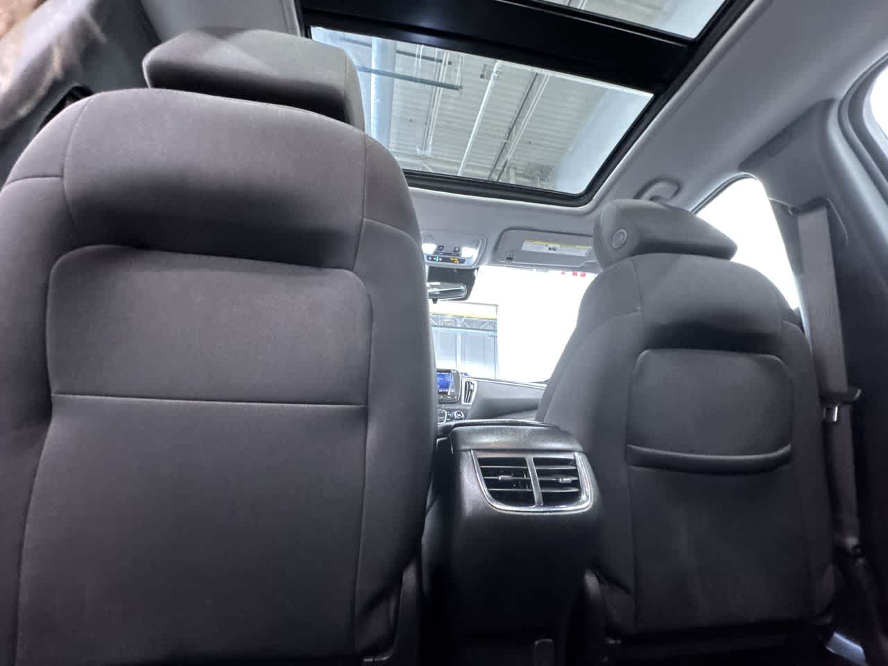 2024 Chevrolet Malibu LT Image 15 of 42