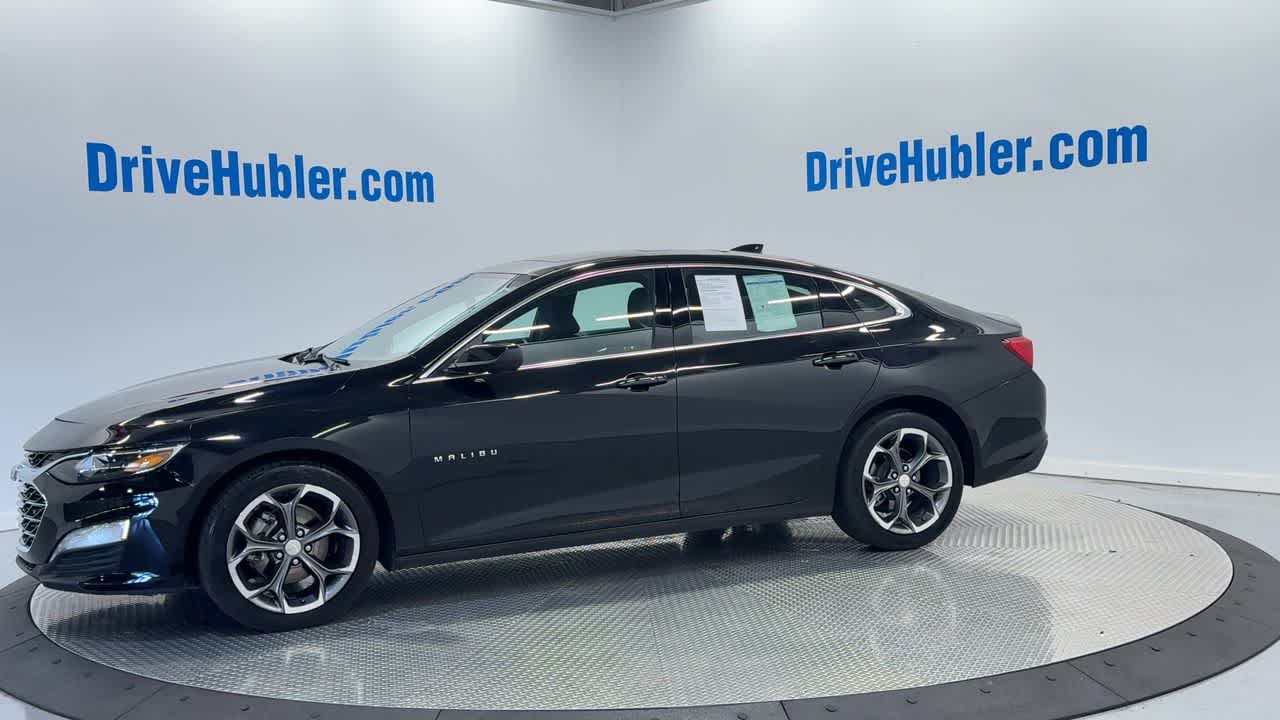 2024 Chevrolet Malibu LT Image 2 of 42