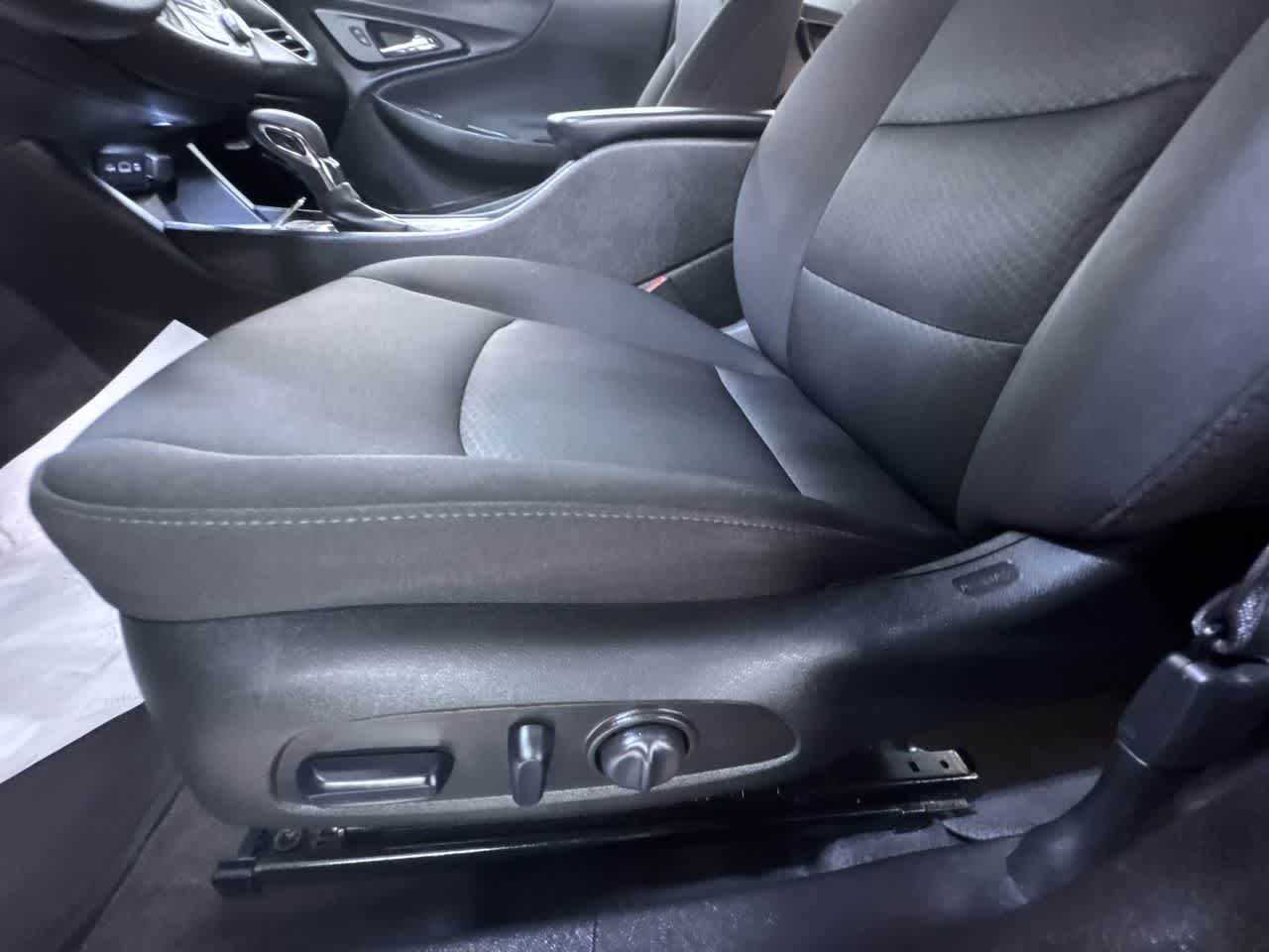 2024 Chevrolet Malibu LT Image 17 of 42