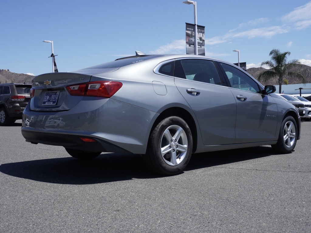 2024 Chevrolet Malibu LT Image 4 of 29