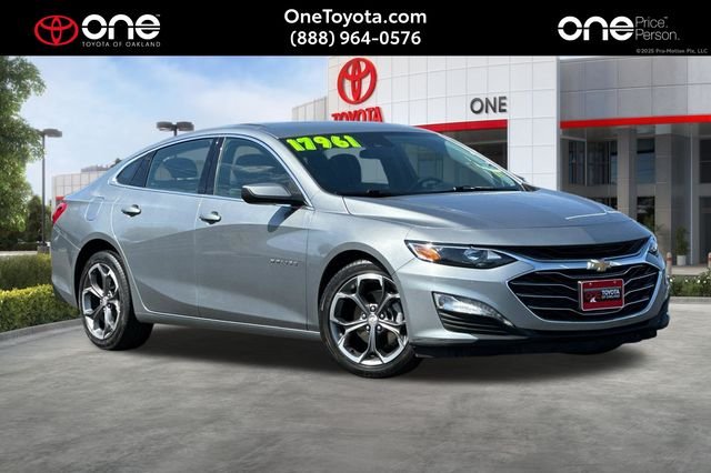 2024 Chevrolet Malibu LT Image 3 of 33