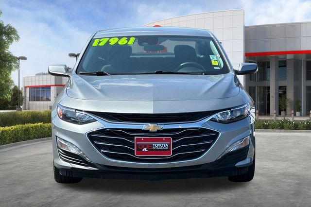 2024 Chevrolet Malibu LT Image 2 of 33