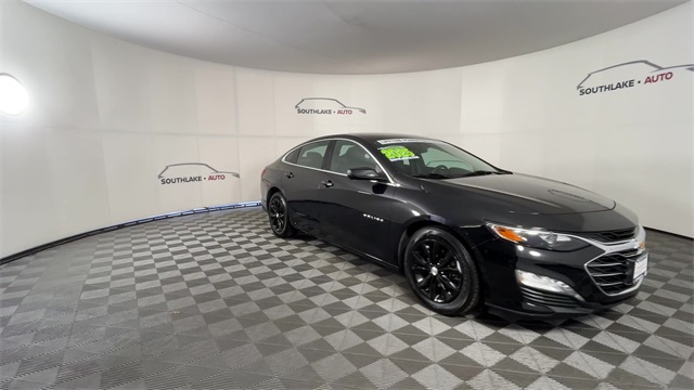 2024 Chevrolet Malibu LT Image 3 of 25