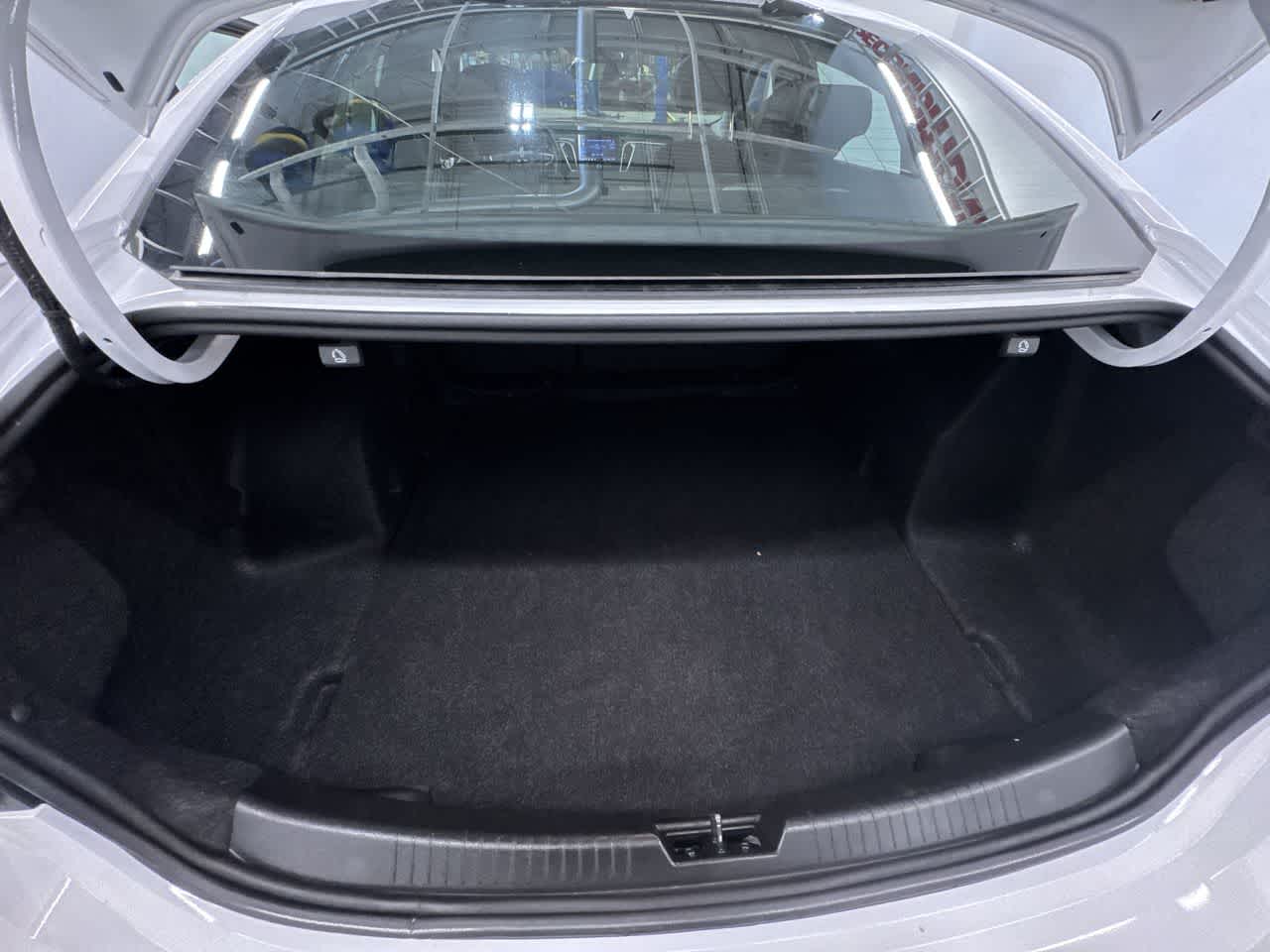 2024 Chevrolet Malibu LT Image 10 of 43