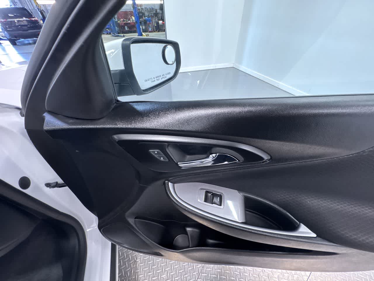 2024 Chevrolet Malibu LT Image 35 of 43