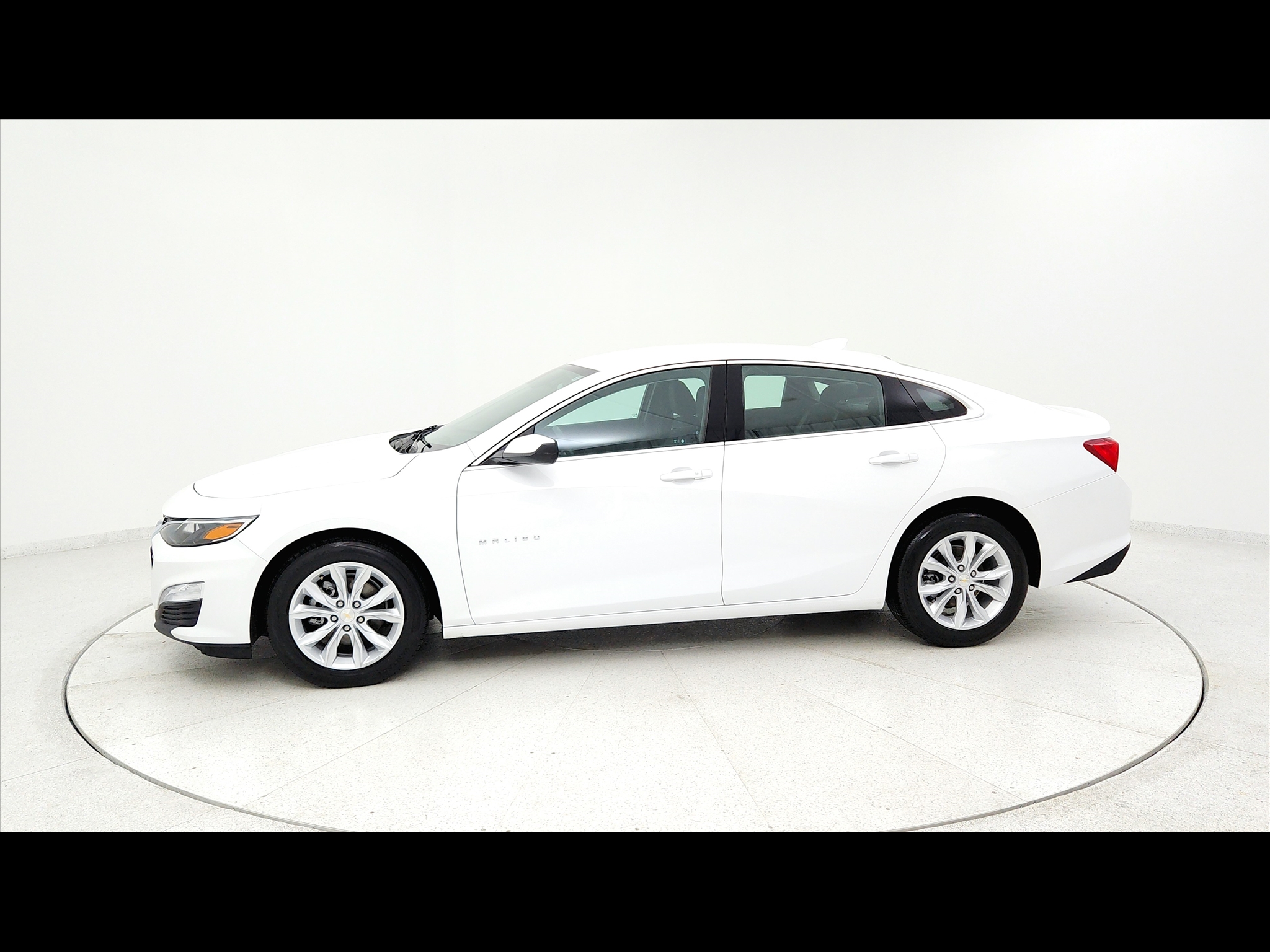 2024 Chevrolet Malibu LT Image 11 of 37