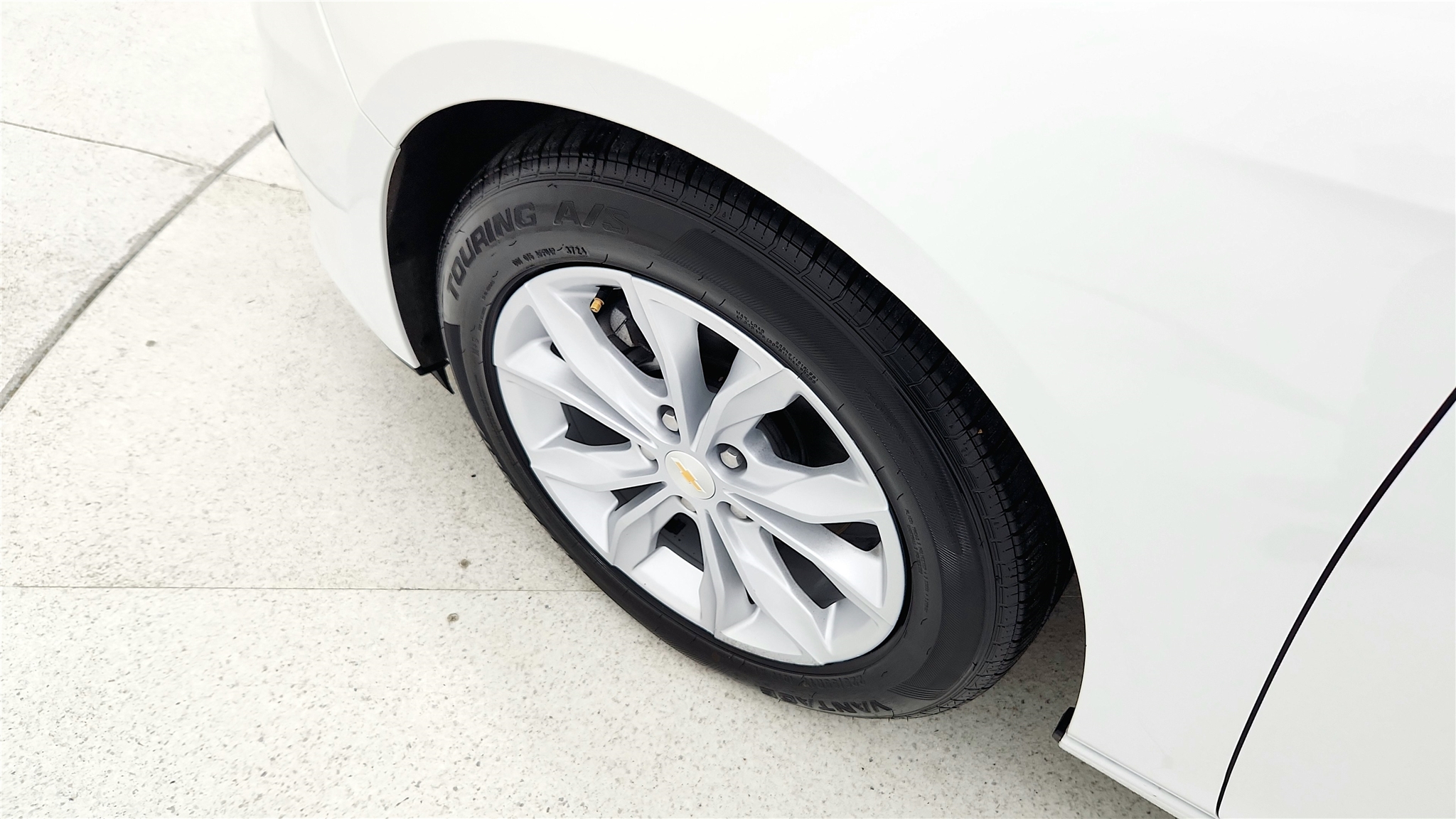 2024 Chevrolet Malibu LT Image 13 of 37