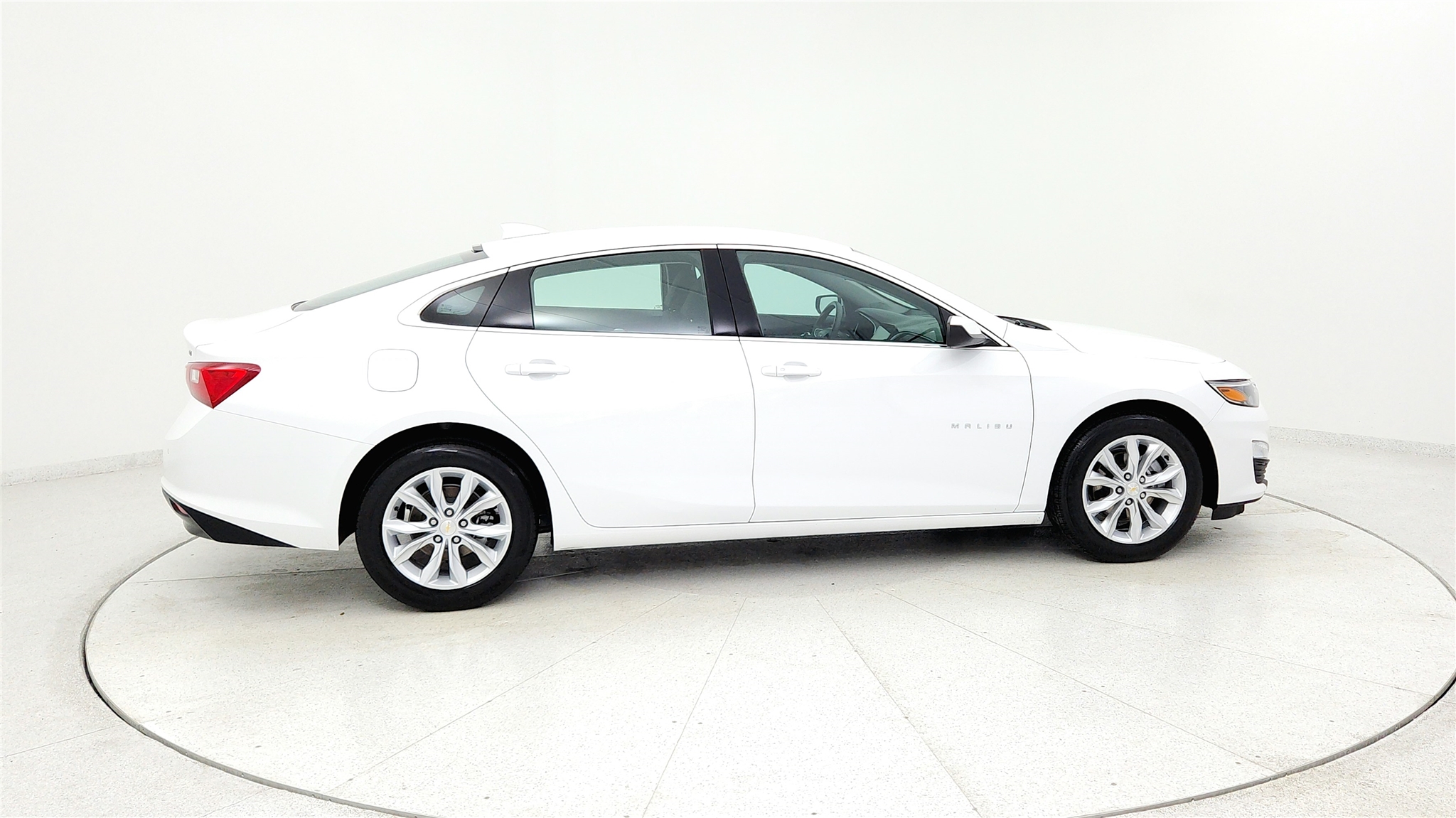 2024 Chevrolet Malibu LT Image 8 of 37