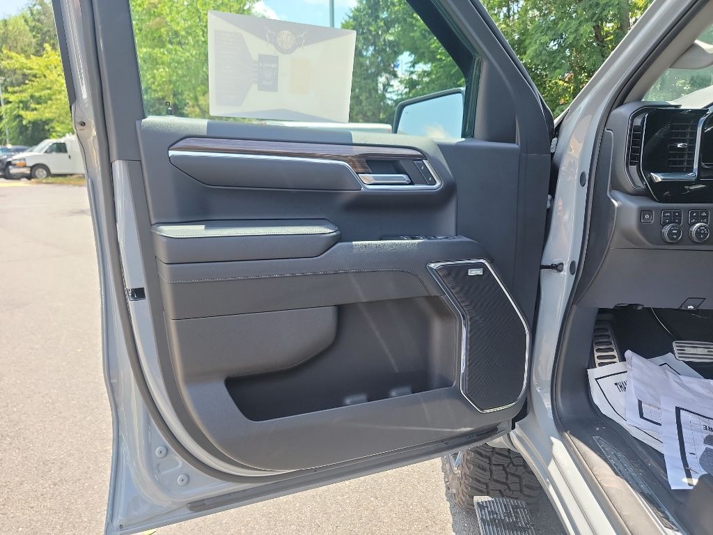 Vehicle image 15 of 31