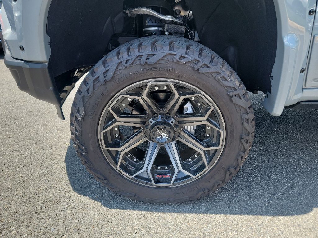 Vehicle image 10 of 31