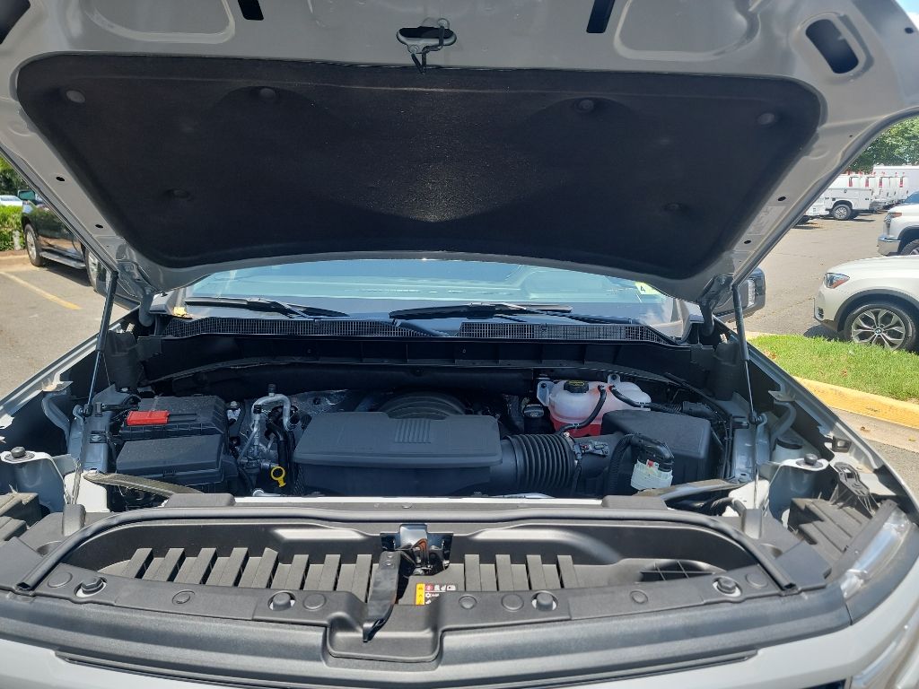 Vehicle image 9 of 31