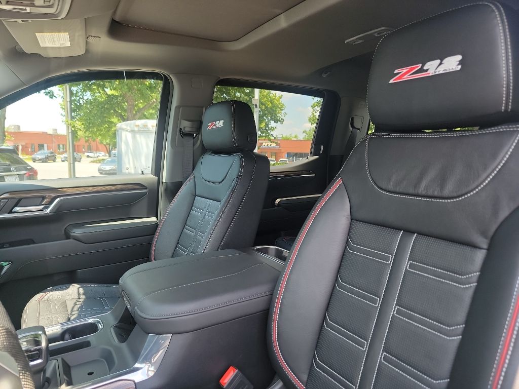 Vehicle image 13 of 31