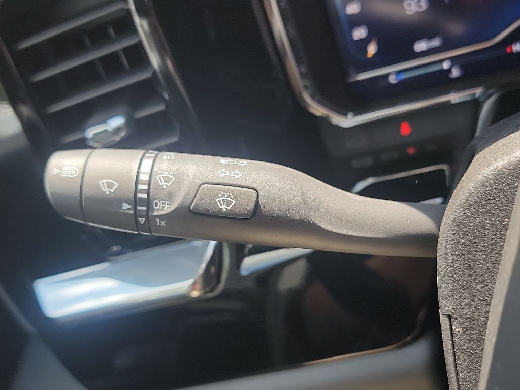 Vehicle image 27 of 31