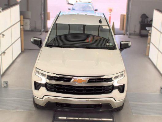 2024 Chevrolet Silverado 1500 LT Image 2 of 9