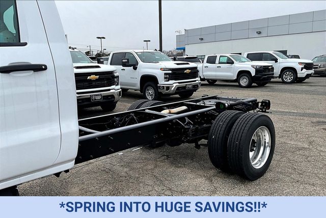 2024 Chevrolet Silverado MD Work Truck Image 2 of 10