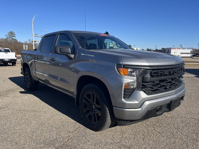 2024 Chevrolet Silverado 1500 Custom Image 2 of 12