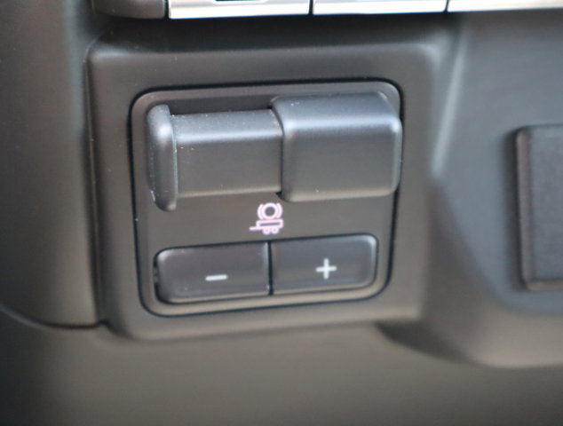 Vehicle image 18 of 26