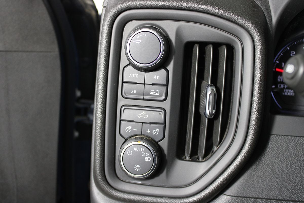 2024 Chevrolet Silverado 1500 Custom Image 34 of 38